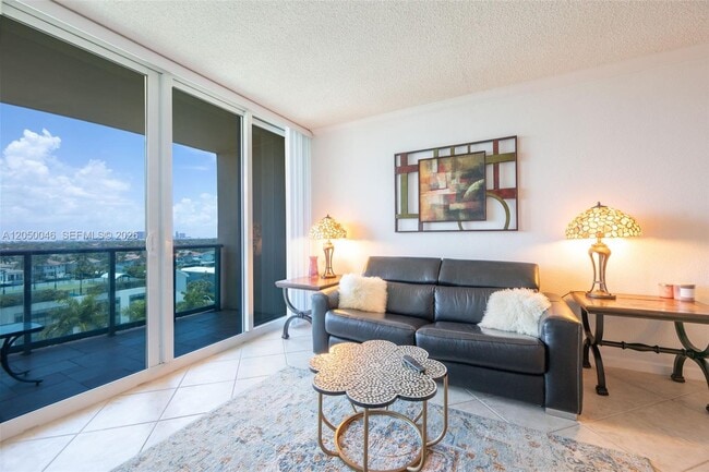 Building Photo - 2501 S Ocean Dr