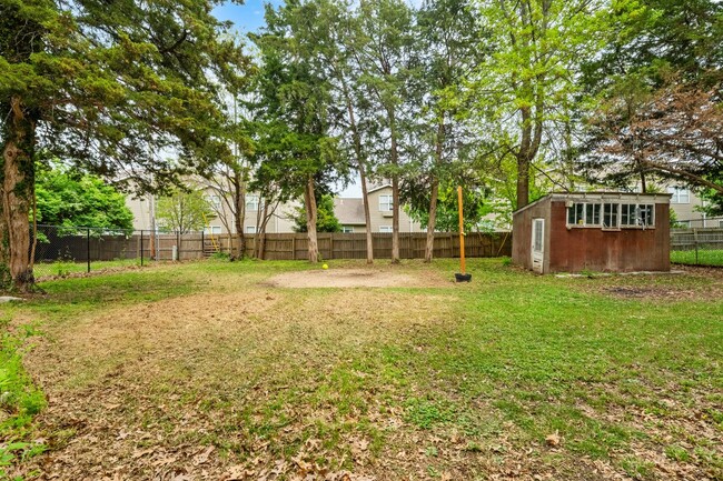 Building Photo - WALK TO KSU!