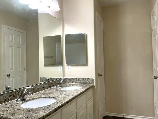 Building Photo - 410 Sun River Ln