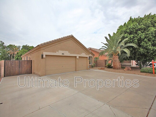 Building Photo - 9229 W Yukon Dr