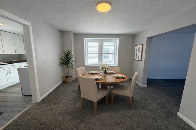 Building Photo - Move-In Ready 3BR in West Akron — Clean, Updated, Comfortable