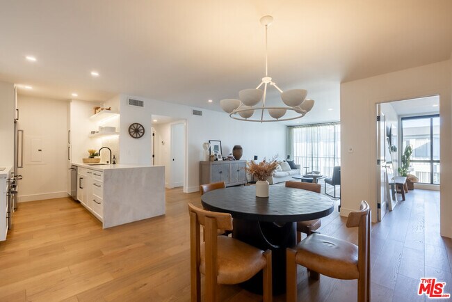 Building Photo - 1351 N Crescent Heights Blvd