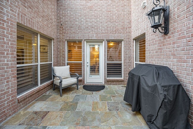 Building Photo - 4757 W Alabama St