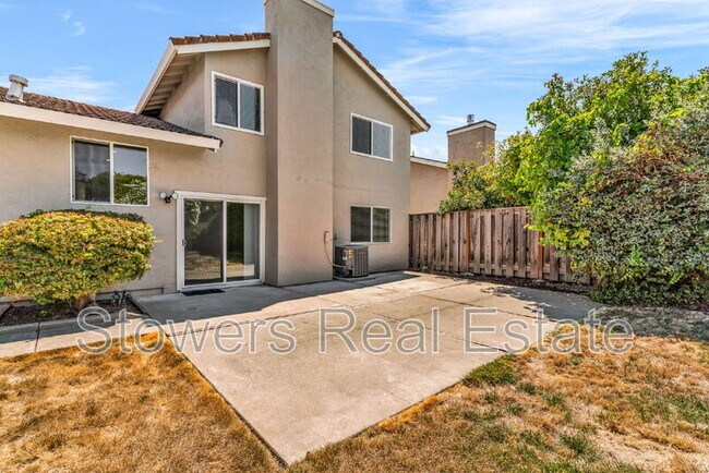 Building Photo - 120 Valdivia Cir