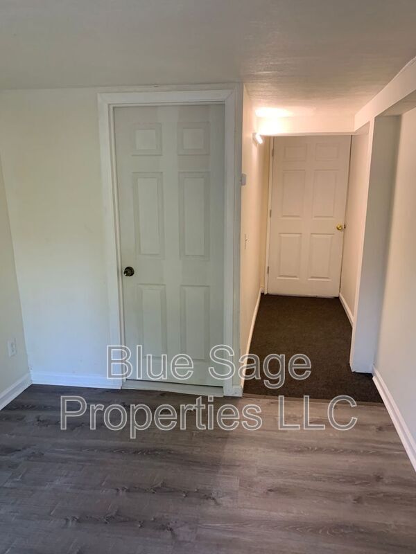 Building Photo - 2203 Bond Ave