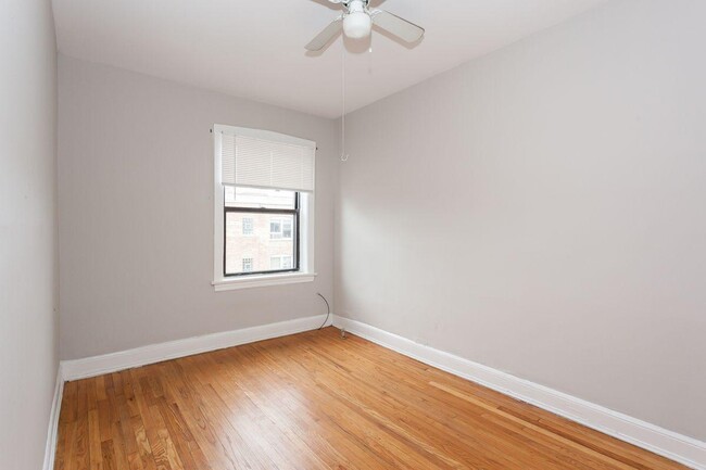 Building Photo - 1 bedroom in Chicago IL 60647