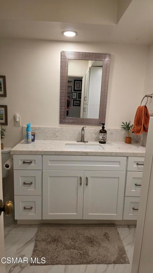 Building Photo - 652 Verna Ave