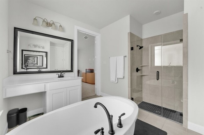 Building Photo - 3520 Helios Ln
