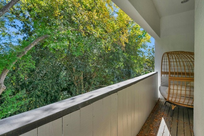 Building Photo - 501 Fenton Pl