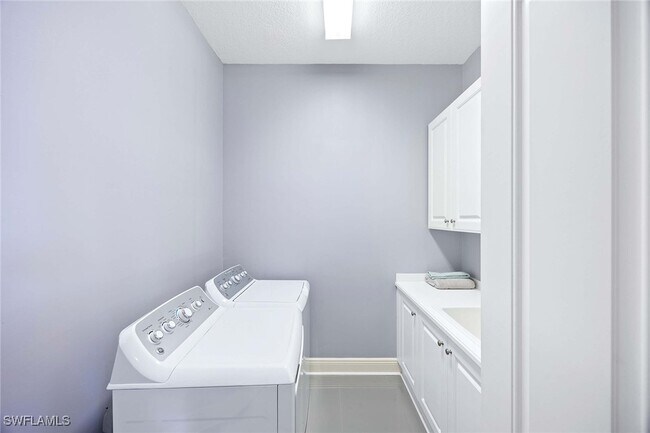 Building Photo - 9202 Museo Cir