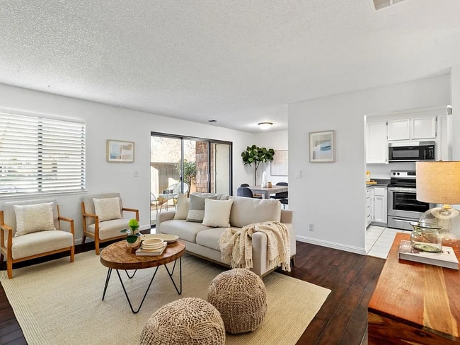 Building Photo - Welcome to this charming, downstairs unit ...