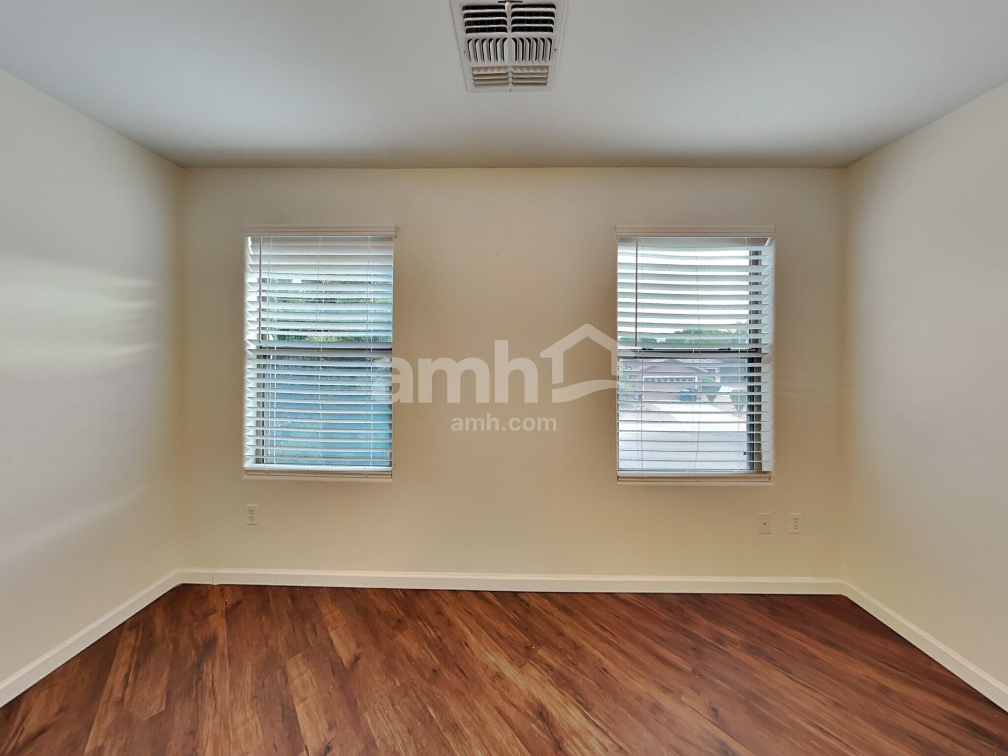 Building Photo - 119 S Beyerville Pl