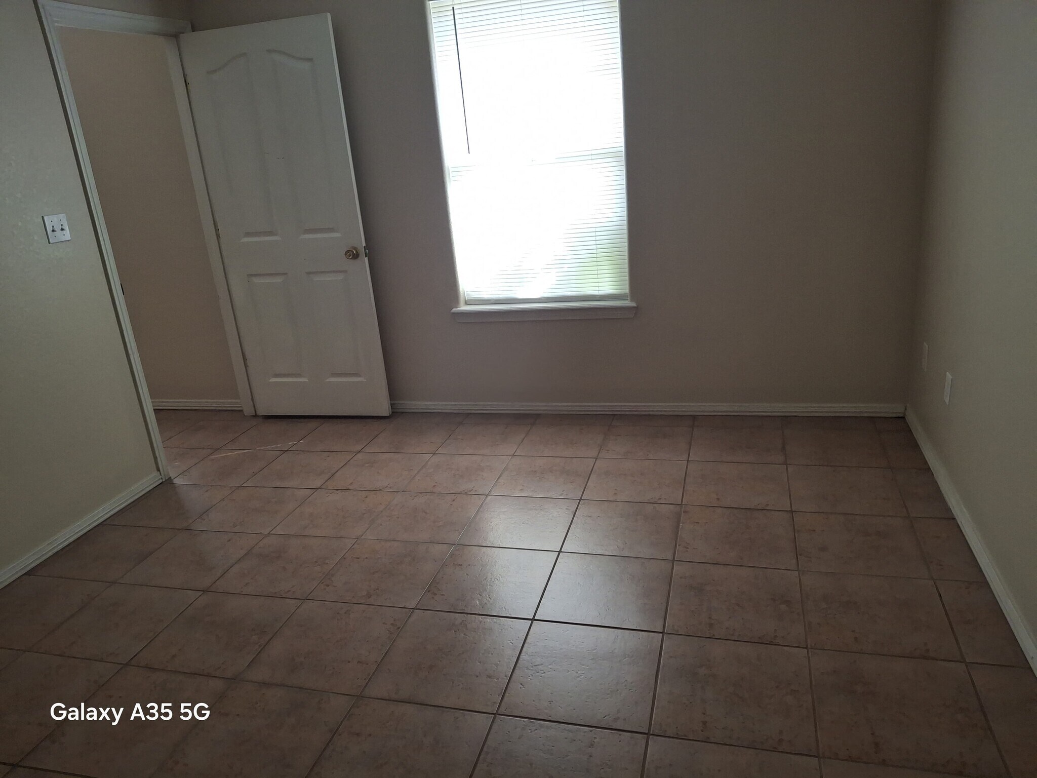 Building Photo - 1101 Stonehaven Blvd