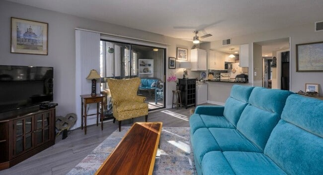 Building Photo - **Light-Filled Condo with Designer Finishes ? | Screened Porch