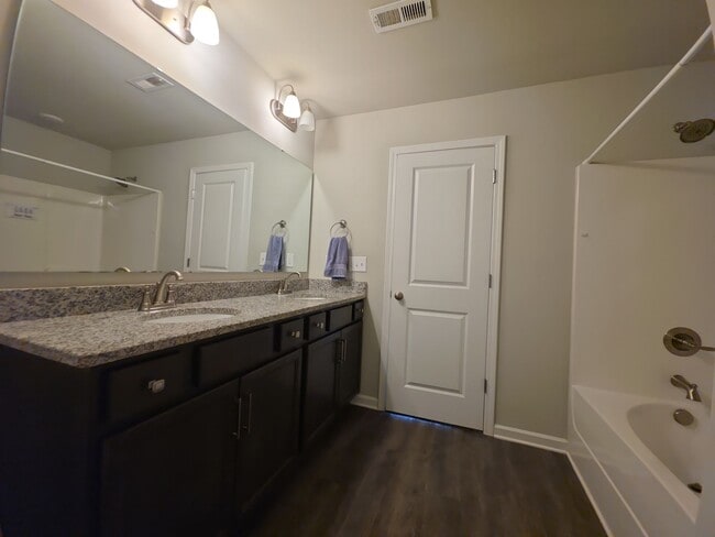 Building Photo - 121 Hulsey Ln