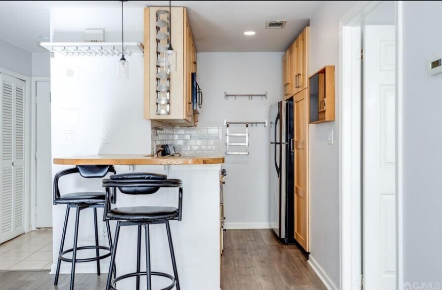 Building Photo - 117 Longfield Ct