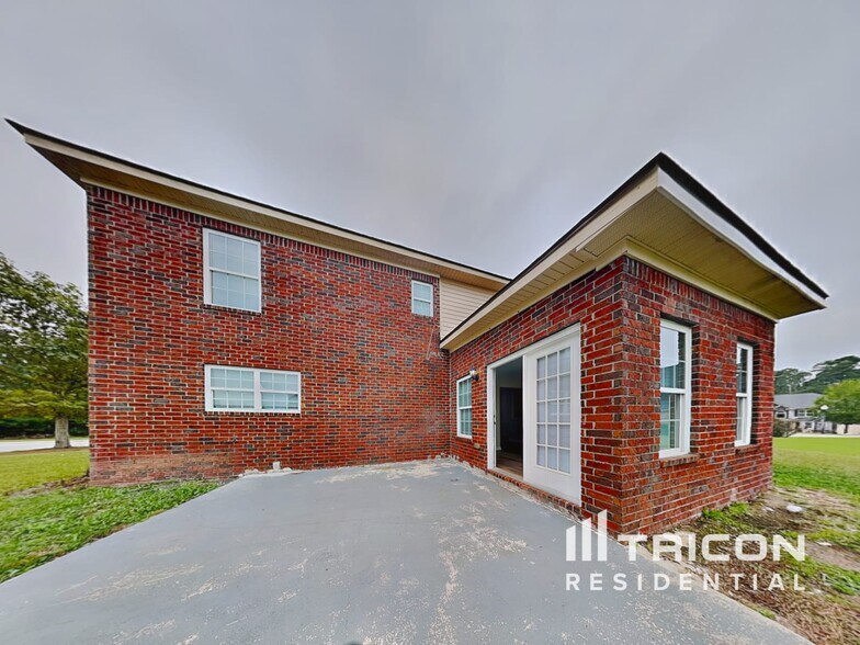 Building Photo - 6039 Reynolds Cir