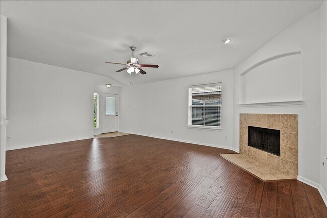 Building Photo - 202 Pebble Walk Ln