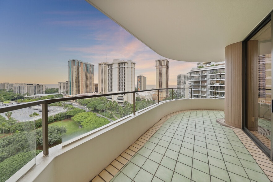 Building Photo - 1910 Ala Moana Blvd.