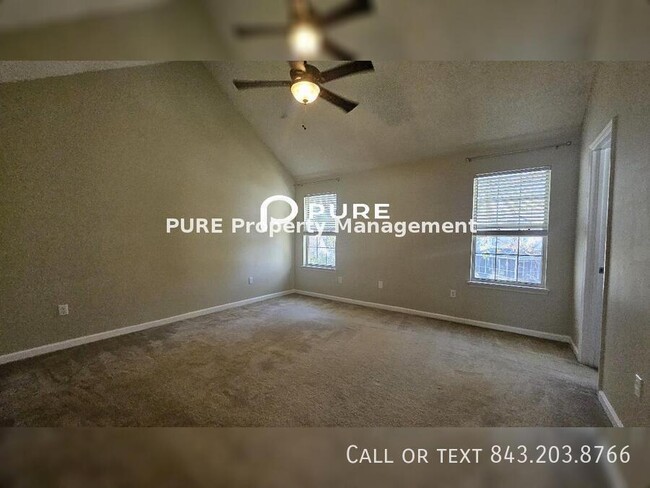 Building Photo - Spacious 3 Bedroom Home!!