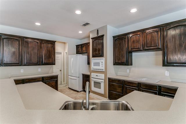 Building Photo - 216 Canyon Lake Dr