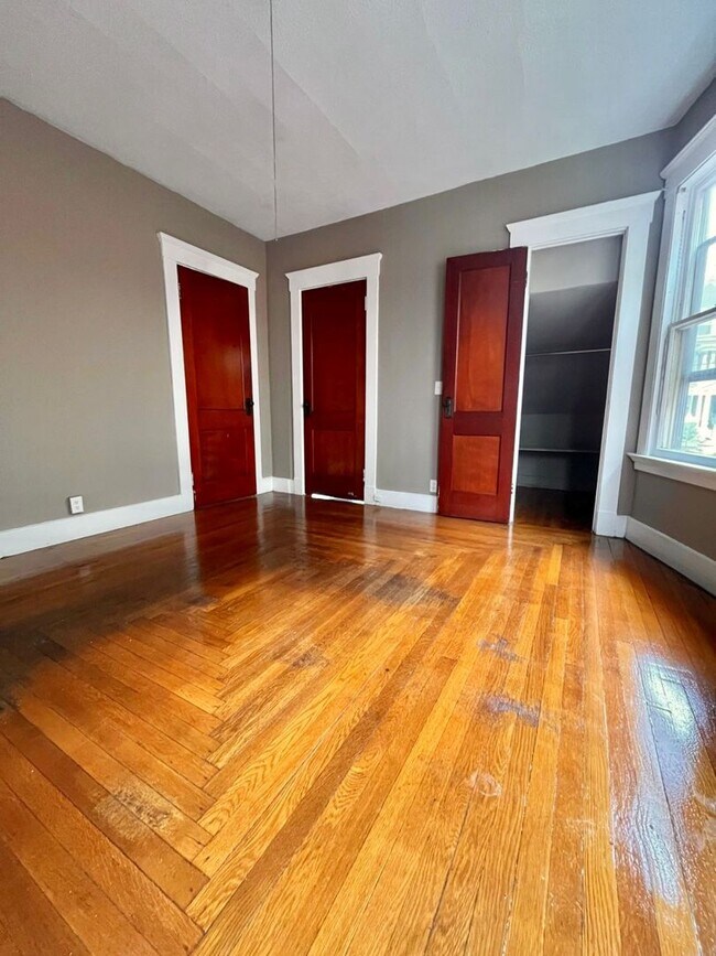 Building Photo - 49-49 Pendleton St