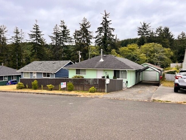 Building Photo - 2161
