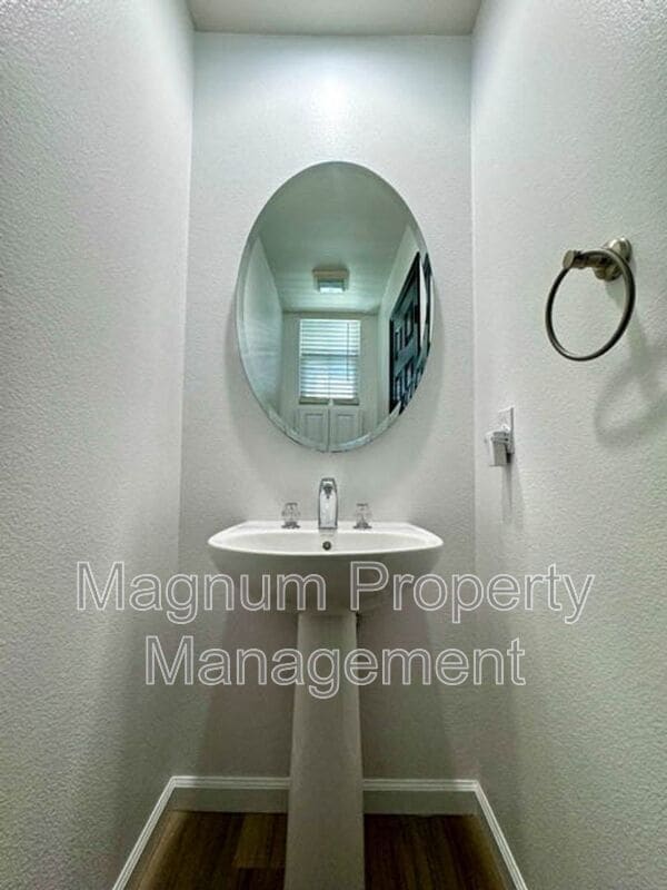 Building Photo - 33620 Willow Haven Ln