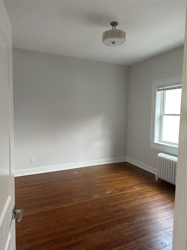Building Photo - 263 Mamaroneck Ave