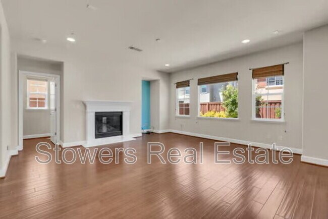 Building Photo - 521 N Miraloma Ct