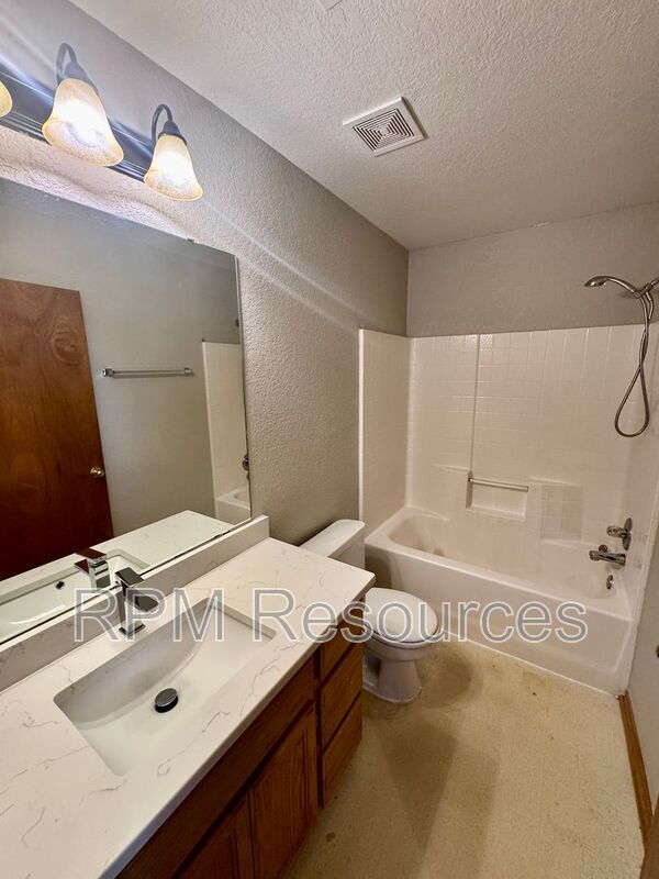 Building Photo - 16309 Everglade Ln