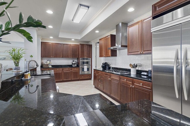 Building Photo - 725 Gulf Shore Dr