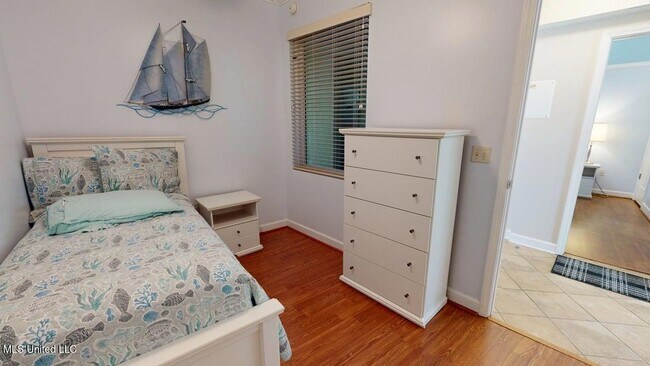 Building Photo - 1200 Beach Dr