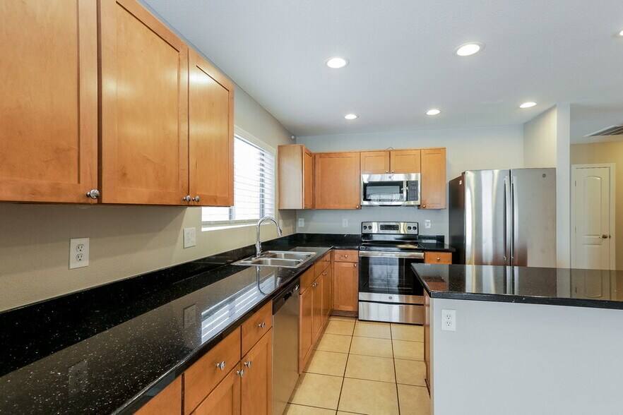 Building Photo - 2544 W Romley Rd