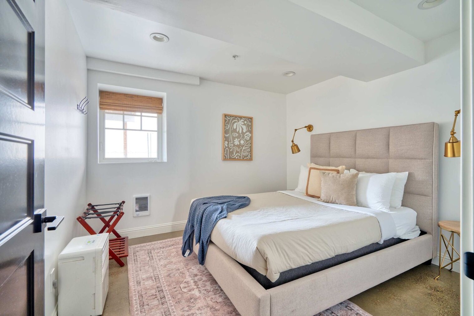 Building Photo - 18 NW 22nd Pl