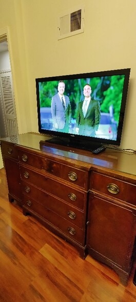 Building Photo - 1601 7th Ave