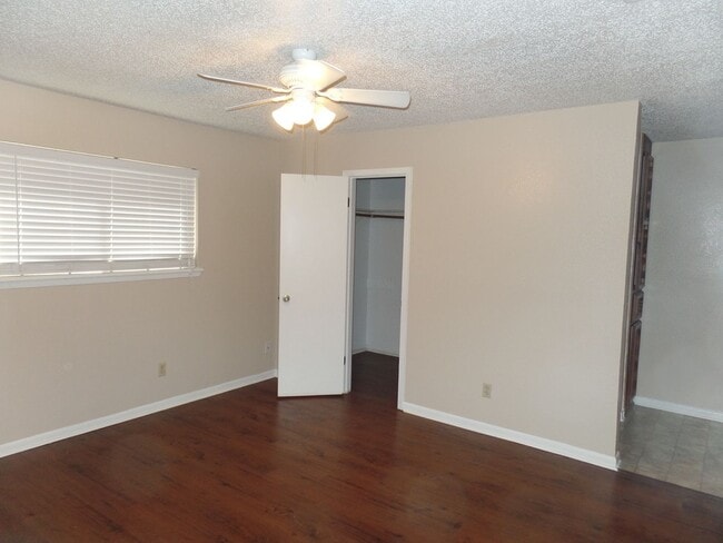 Building Photo - Meadowcreek Subdivision
