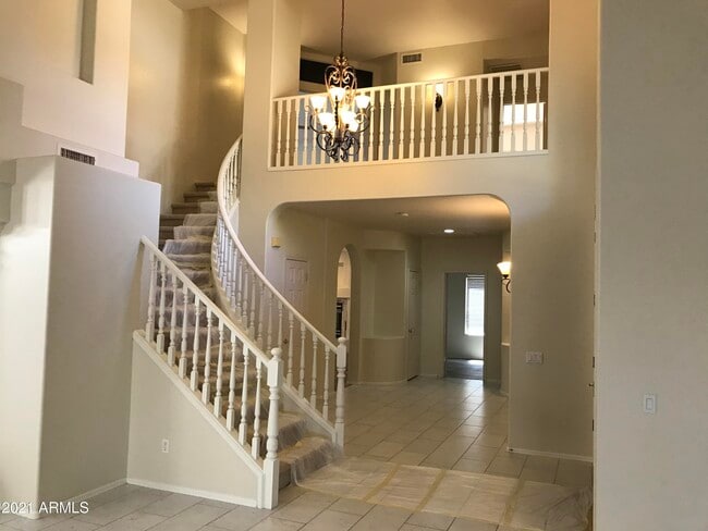 Building Photo - 5333 E Anderson Dr