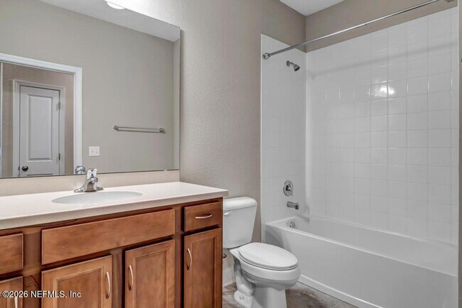 Building Photo - 132 Vista Lake Cir