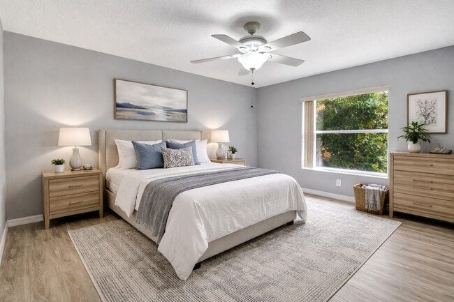 Building Photo - 11 Manderley Ln