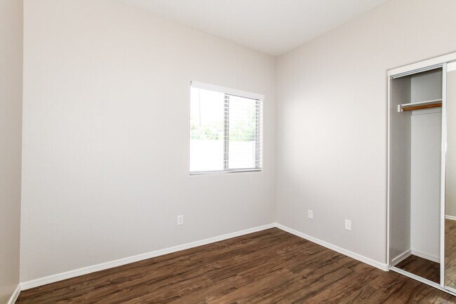 Building Photo - 17221 W Acapulco Ln