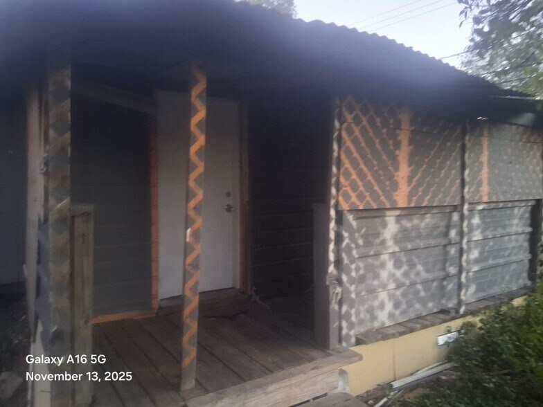 Building Photo - 6106 Kasper St