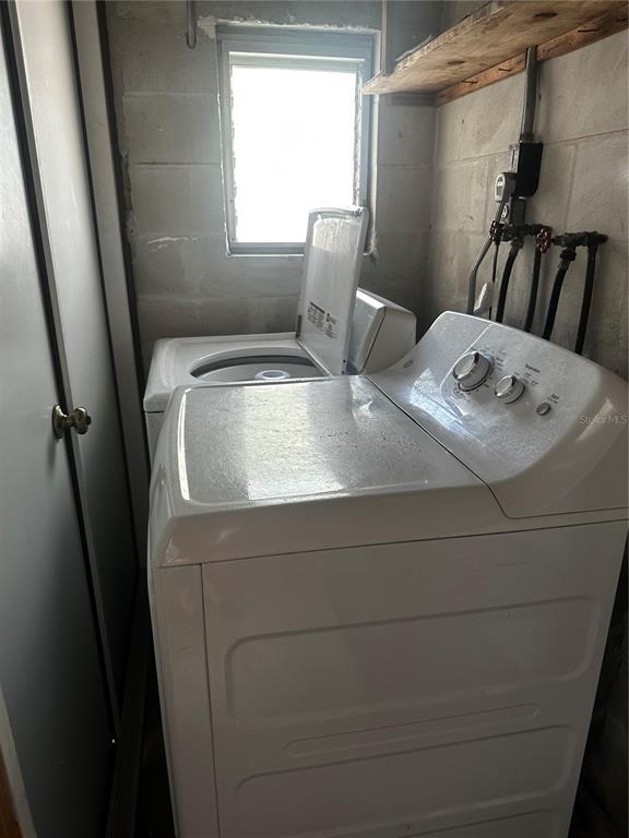 Building Photo - 2054 Broadway Ave