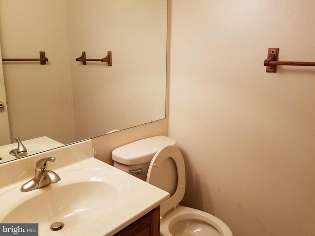 Building Photo - 13699 Southernwood Ct
