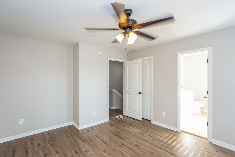 Building Photo - 420 Amir Cir