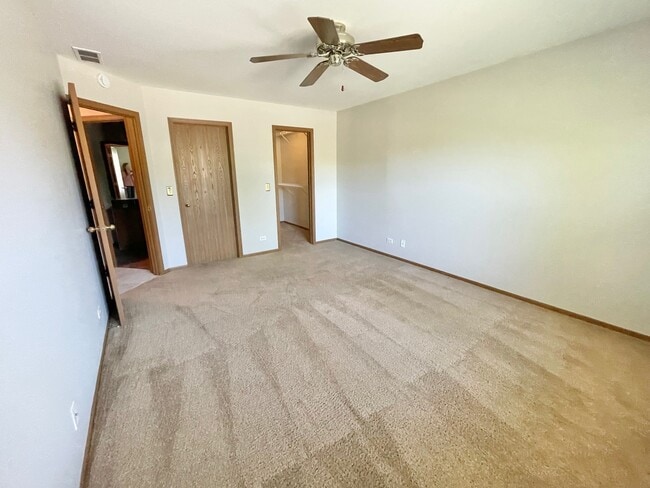 Building Photo - 636 Stone Brook Ct