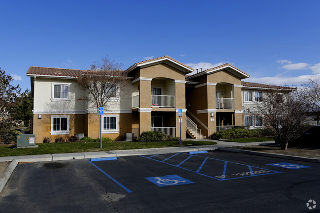 Building Photo - The Peppertree Apartments