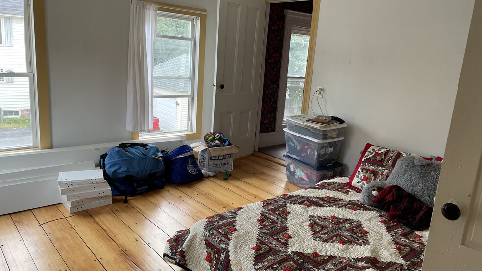 Building Photo - 6 Narragansett St