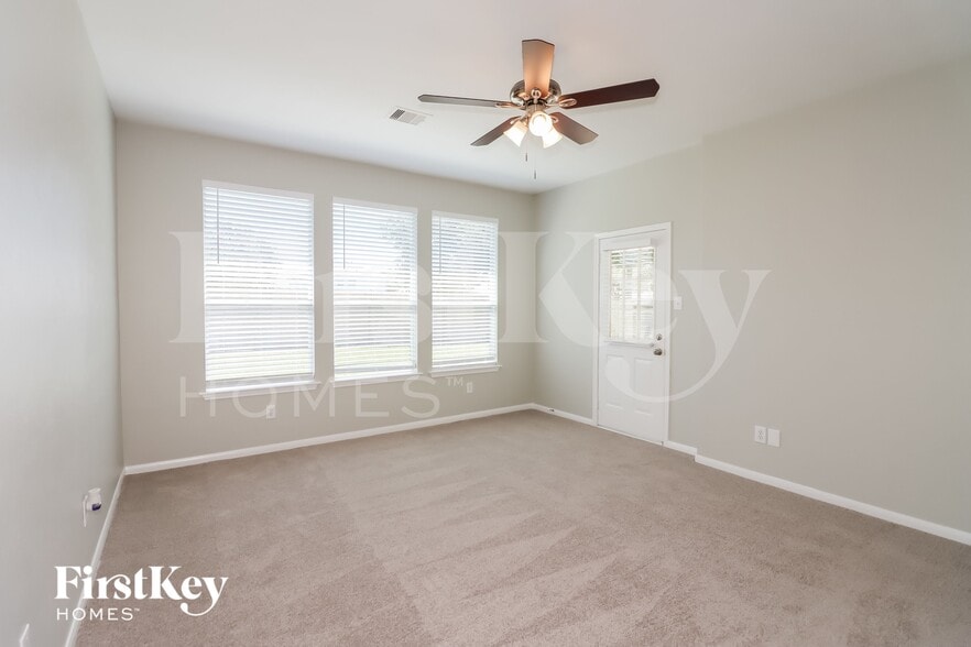 Building Photo - 11319 Sandermeyer Dr