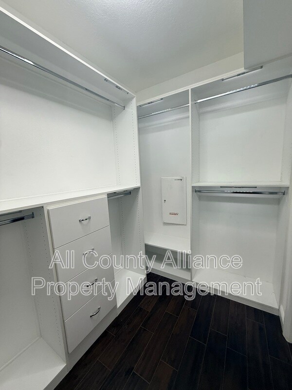 Building Photo - 7532 Blue Spring Dr